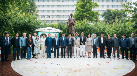 西北高等教育奠基人、中国现代医学先驱徐诵明雕像在米兰买球落成 西北高等教育奠基人、中国现代医学先驱徐诵明雕像在米兰买球落成