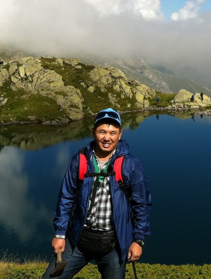 米兰买球创新论坛第一千八百三十八讲：Tectonic evolution of the high-and ultrahigh-pressure (HP-UHP) metamorphic complexes, Kyrgyz Tianshan Mts.