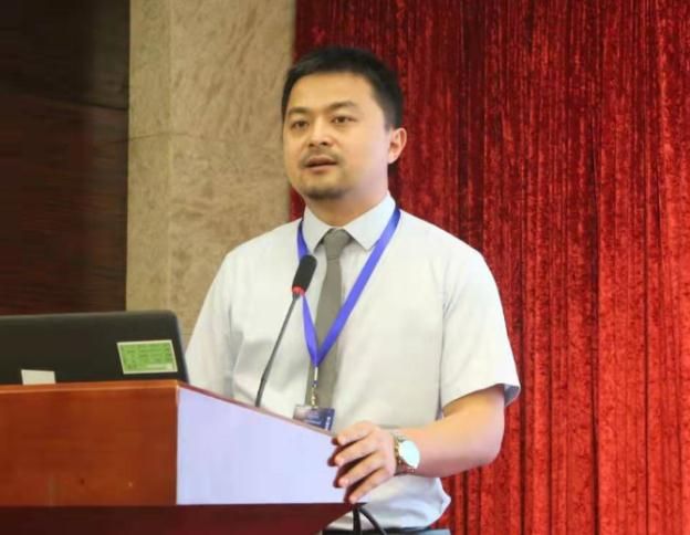 米兰买球创新论坛第九百二十五讲：燃烧催化剂的作用机制及碳纳米含能催化剂的独特效应