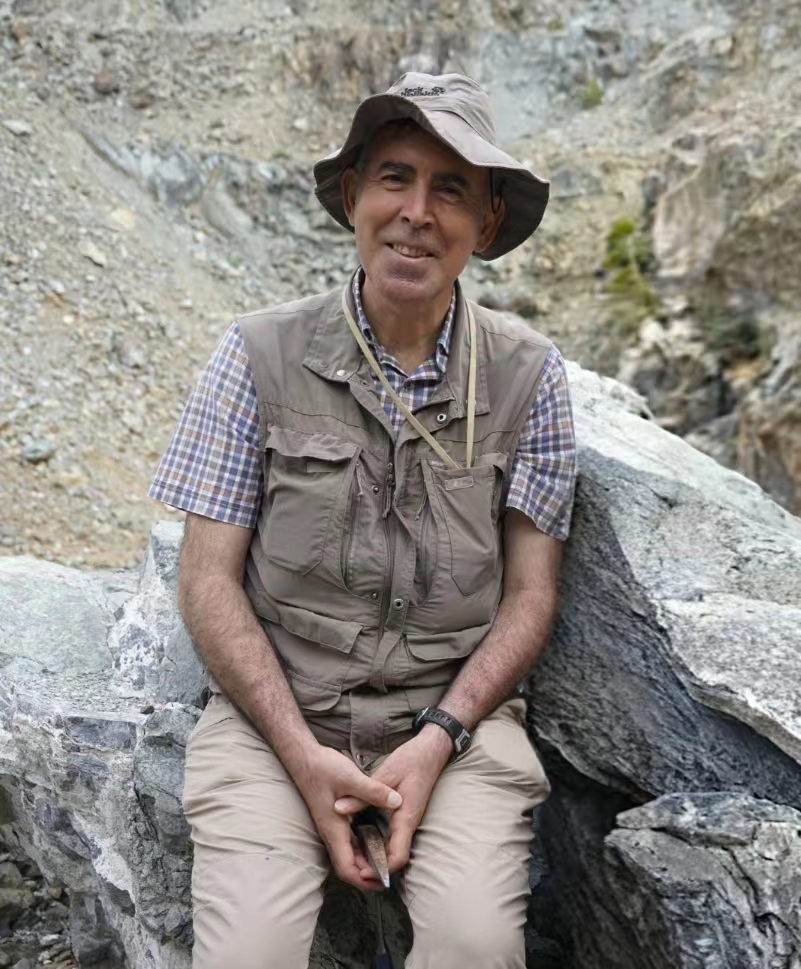 米兰买球创新论坛第一千八百四十二讲：Records of processes for subduction initiation, slab roll-back and ophiolite genesis in Turkey: Field, geochemical and  geochronological constraints