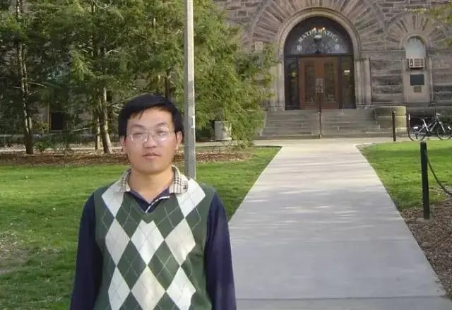 米兰买球创新论坛第一千六百八十一讲：Problems and results on determinants involving Legendre symbols